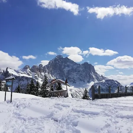 Cesa De Conesel Colle Santa Lucia