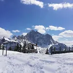 Cesa De Conesel Colle Santa Lucia